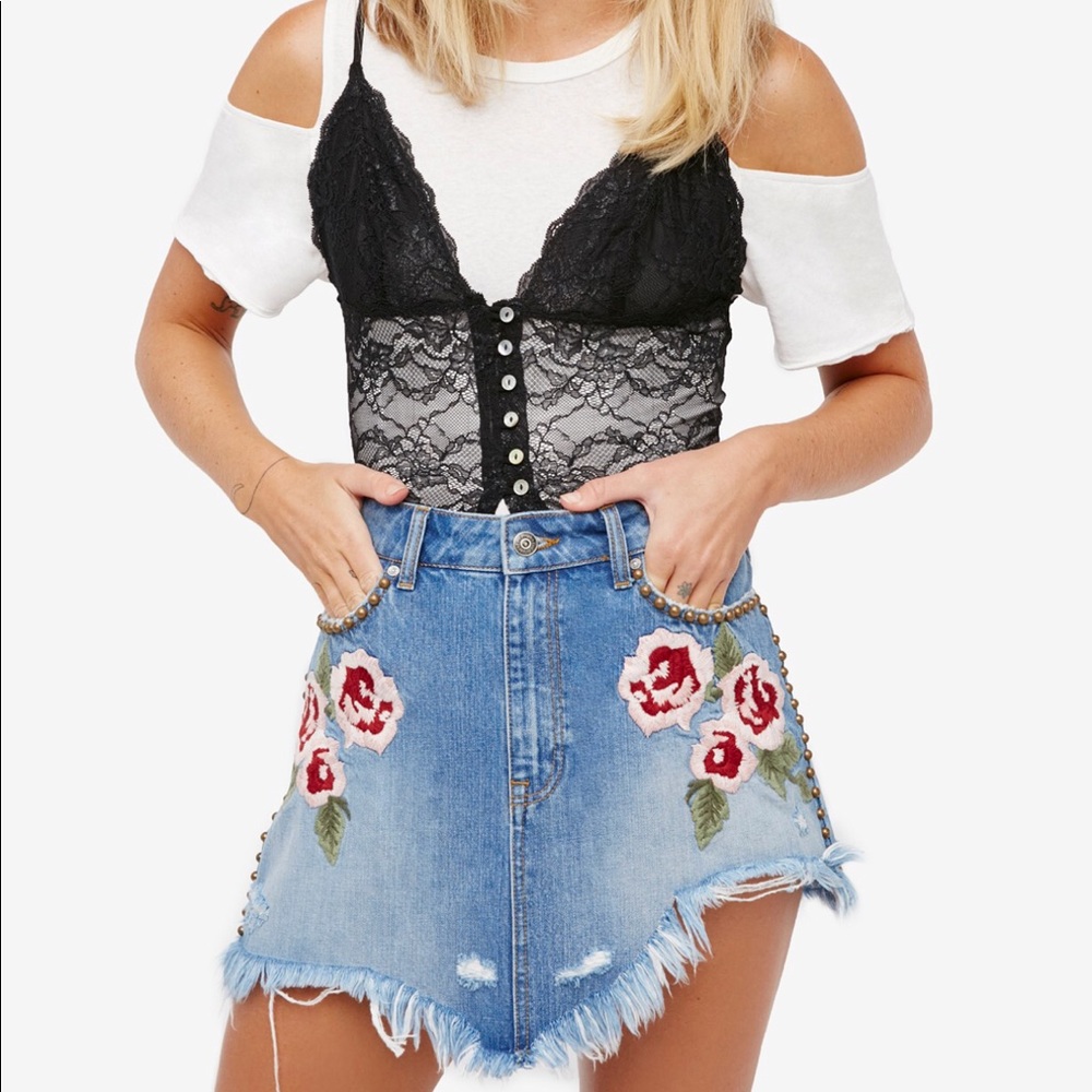 Free People jean skirt w/floral design & studs! 😍